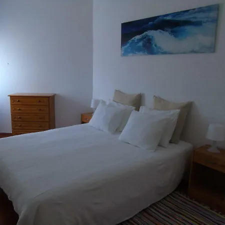 Cantinho Estrelas, Lagos Apartment *